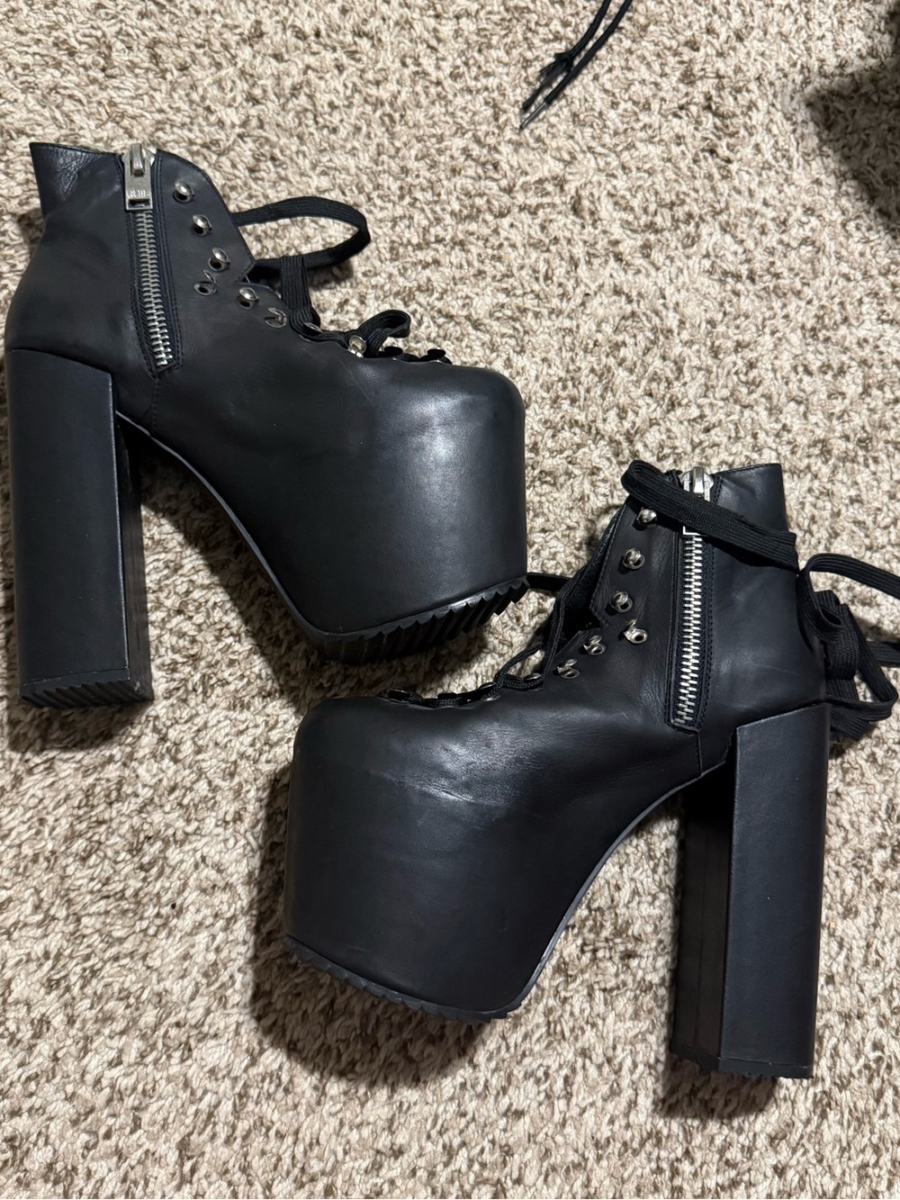 UNIF platform lace up boots